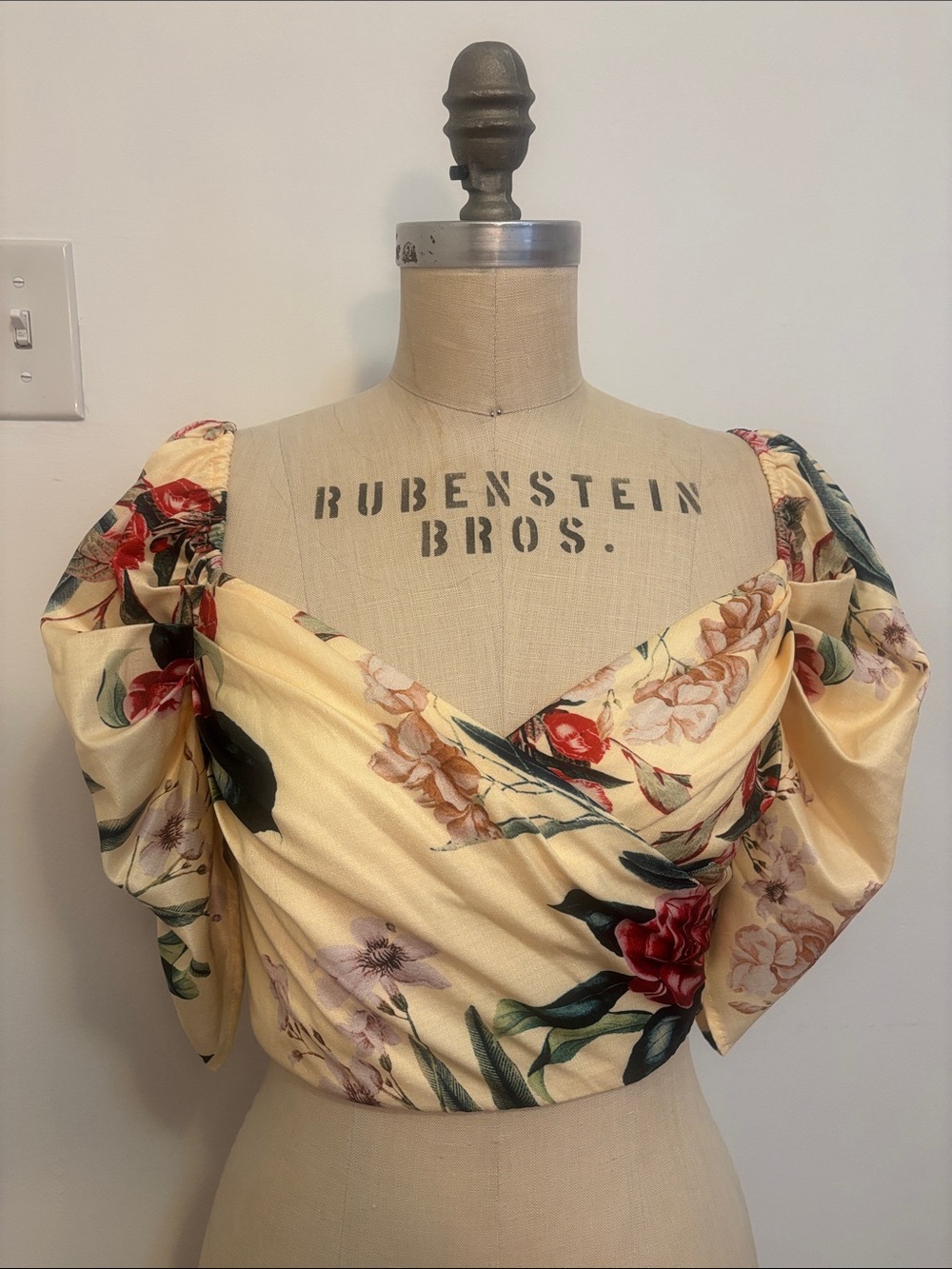 L'ATISTE Yellow Floral Puff-Sleeve Wrap Crop Top